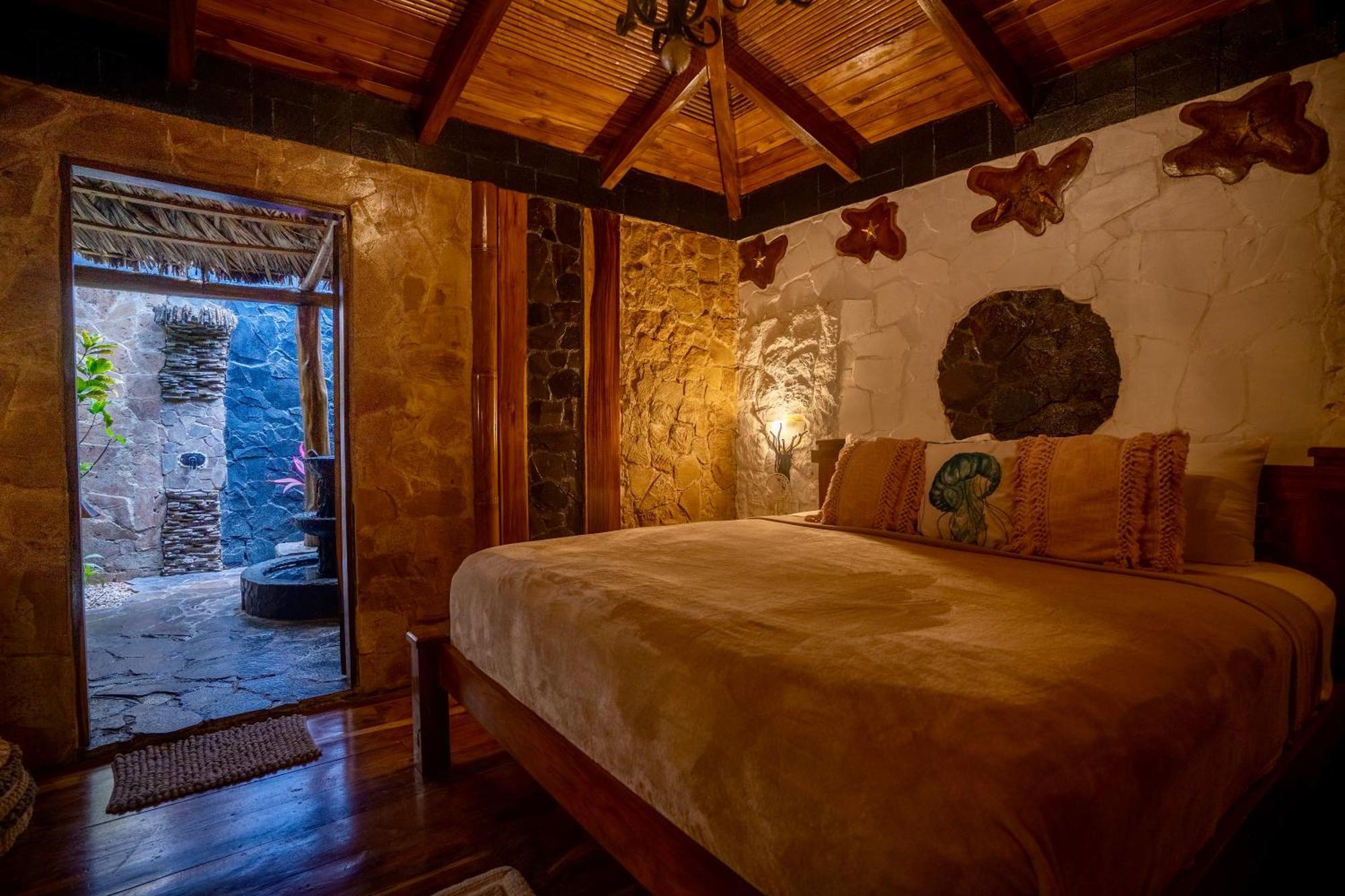 Ocho Artisan Bungalows (Adults Only) Тамариндо Экстерьер фото