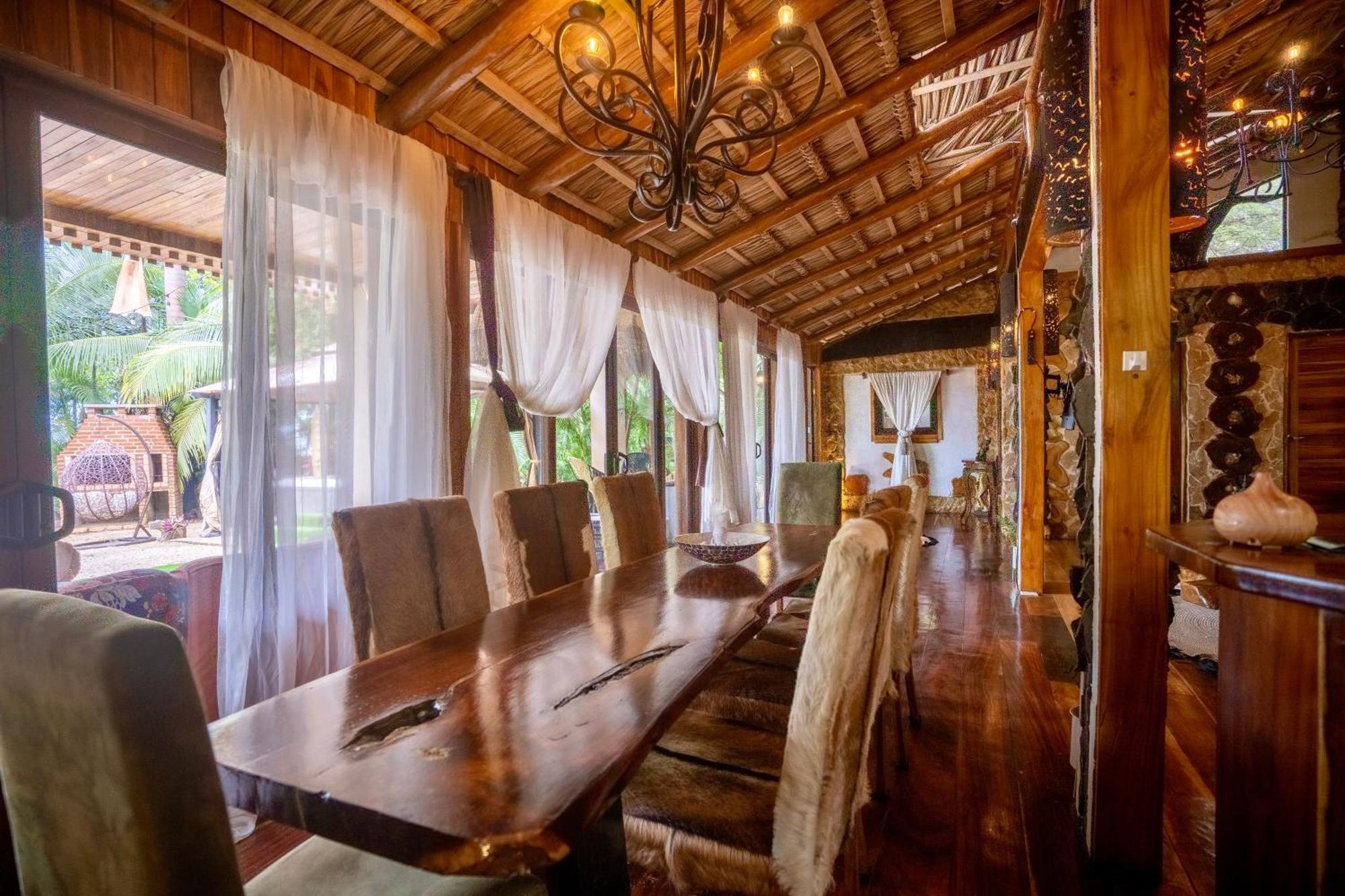 Ocho Artisan Bungalows (Adults Only) Тамариндо Экстерьер фото