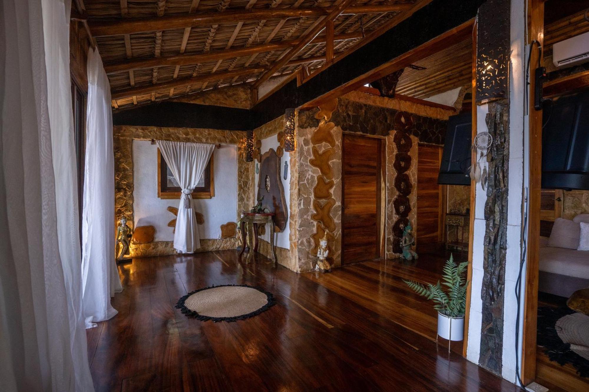 Ocho Artisan Bungalows (Adults Only) Тамариндо Экстерьер фото