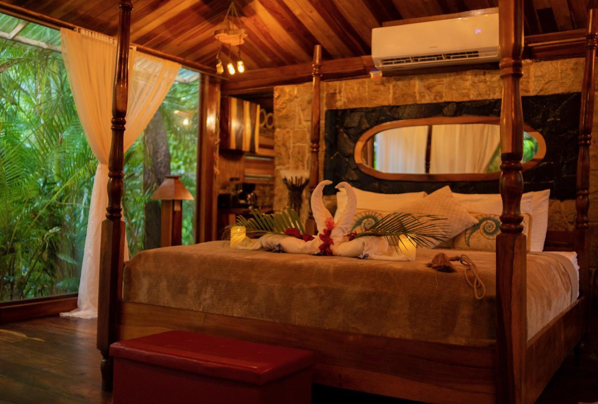 Ocho Artisan Bungalows (Adults Only) Тамариндо Экстерьер фото